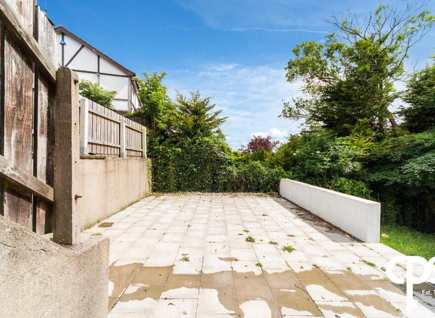 14 Meadowvale Avenue, Carryduff, Belfast, BT8 8QY