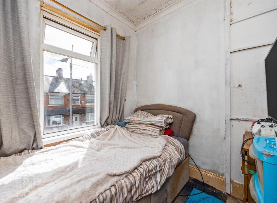 25 Devon Parade, Belfast, BT4 1LT