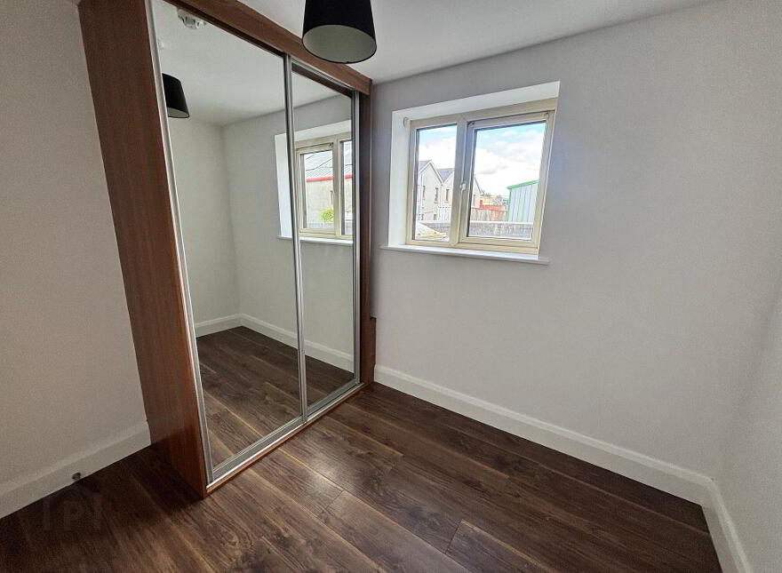 Apt 1, 14 The Square, Warrenpoint, BT34 3JT