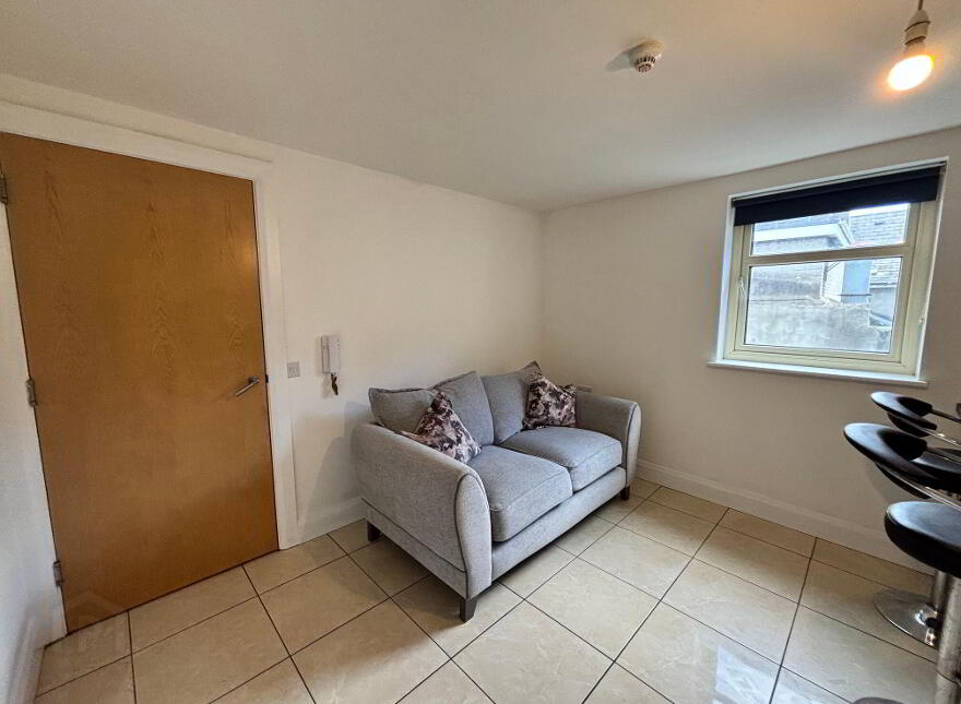 Apt 1, 14 The Square, Warrenpoint, BT34 3JT