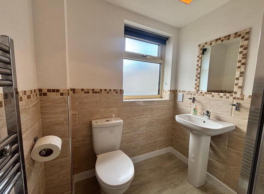 Apt 1, 14 The Square, Warrenpoint, BT34 3JT