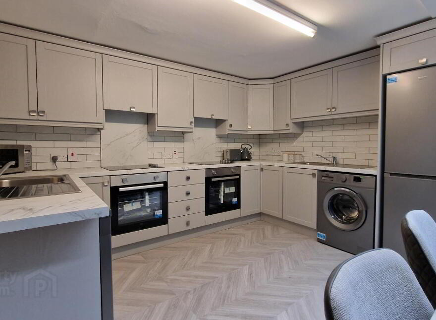 28 Edinburgh Street, Lisburn Road, Belfast, BT9 7DS