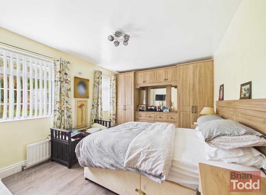 6 Heatherlea Drive, Larne, BT40 1SW