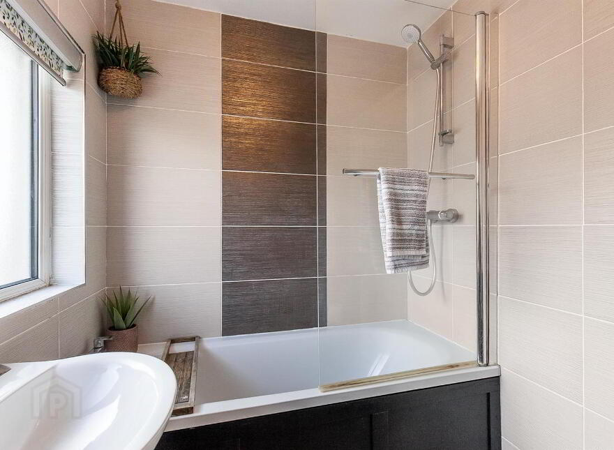 92 The Glade, Newtownabbey, BT36 5NW