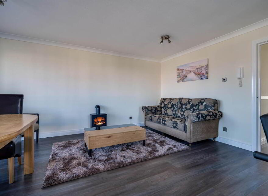 23 Balmoral Court, Belfast, BT9 7GR
