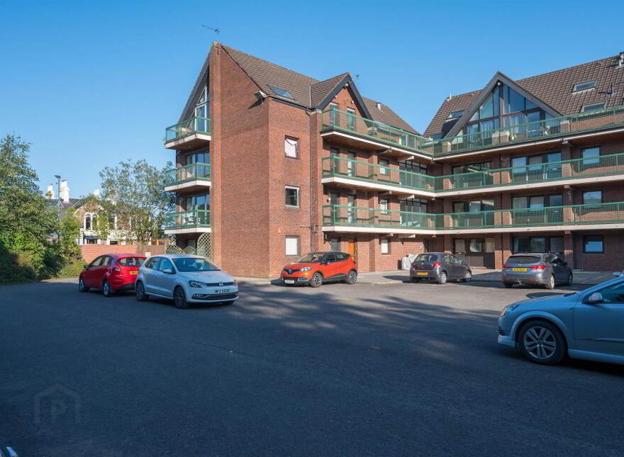 23 Balmoral Court, Belfast, BT9 7GR