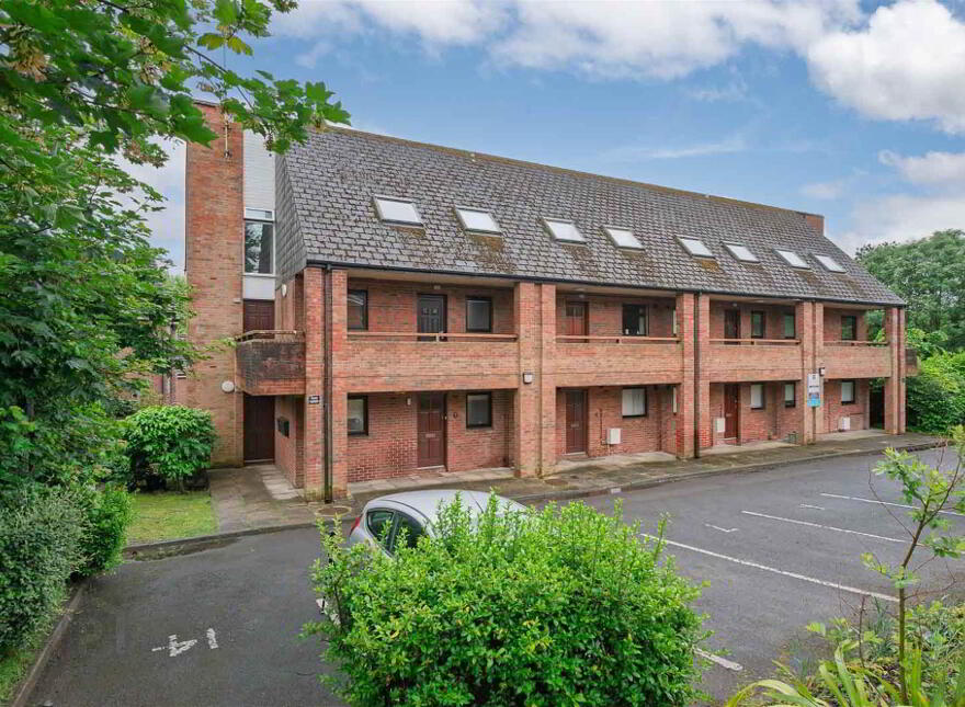 10 Rugby Court, Belfast, BT7 1PN