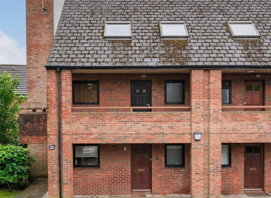 10 Rugby Court, Belfast, BT7 1PN