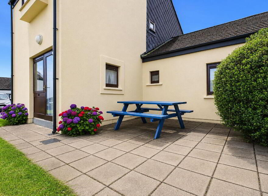 37 Carleton Village, Golf Links Road, Youghal, P36KR44