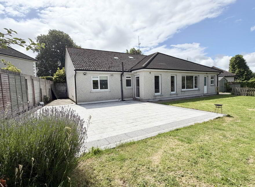 11 College Court, Cahir, County Tipperary, E21KX03