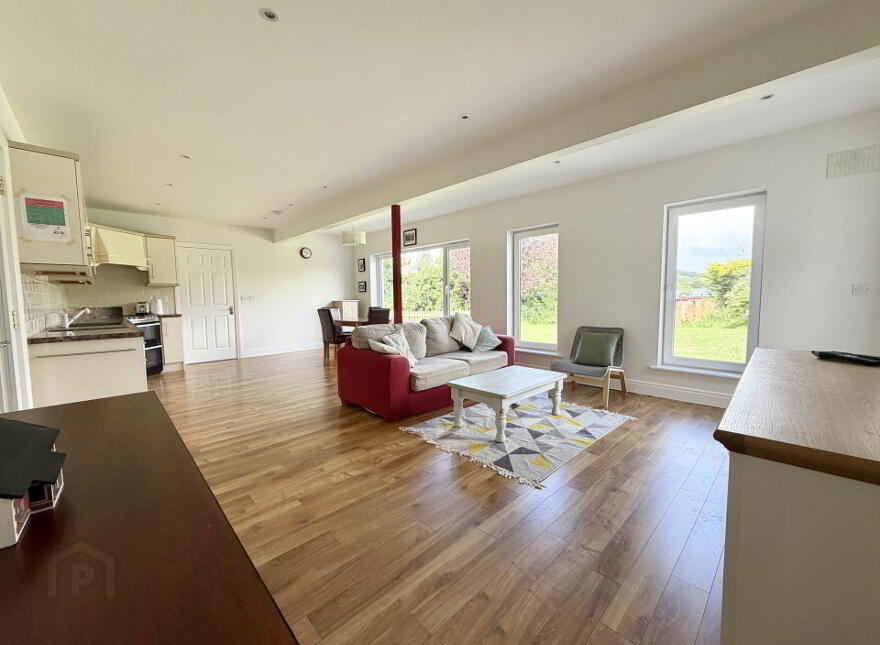 11 College Court, Cahir, County Tipperary, E21KX03