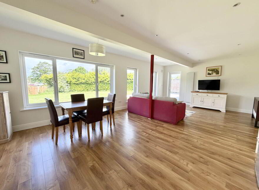 11 College Court, Cahir, County Tipperary, E21KX03
