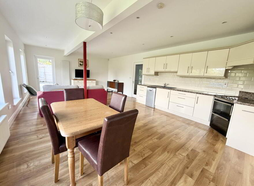 11 College Court, Cahir, County Tipperary, E21KX03