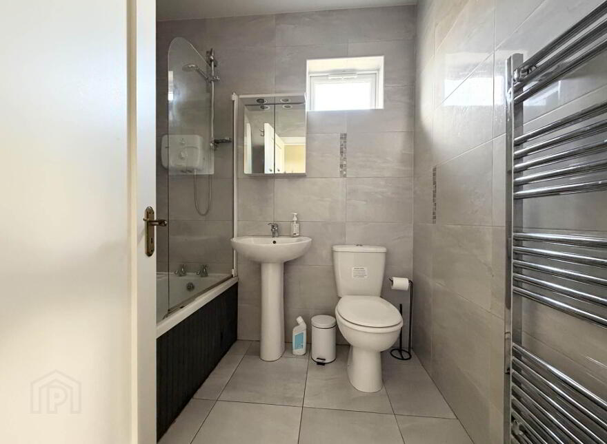 11 College Court, Cahir, County Tipperary, E21KX03