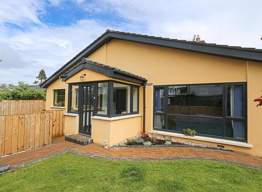 2 Gwyneth Park, Bangor, BT19 1EP photo
