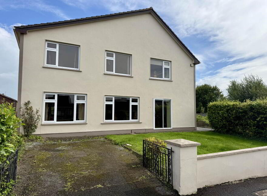 9b Knockroe, Castlerea, F45C934