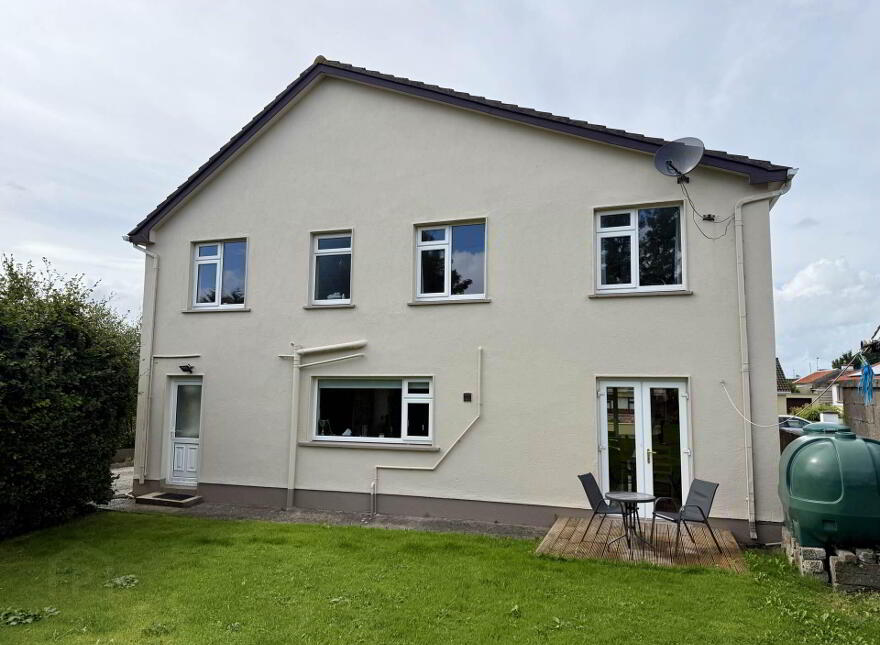 9b Knockroe, Castlerea, F45C934