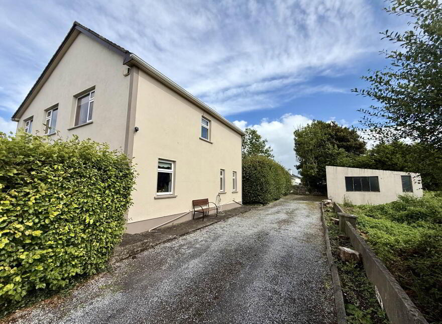 9b Knockroe, Castlerea, F45C934