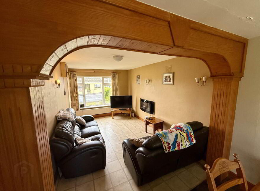 9b Knockroe, Castlerea, F45C934