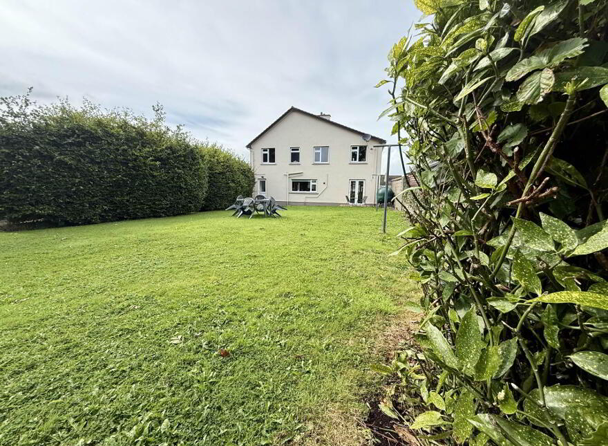9b Knockroe, Castlerea, F45C934