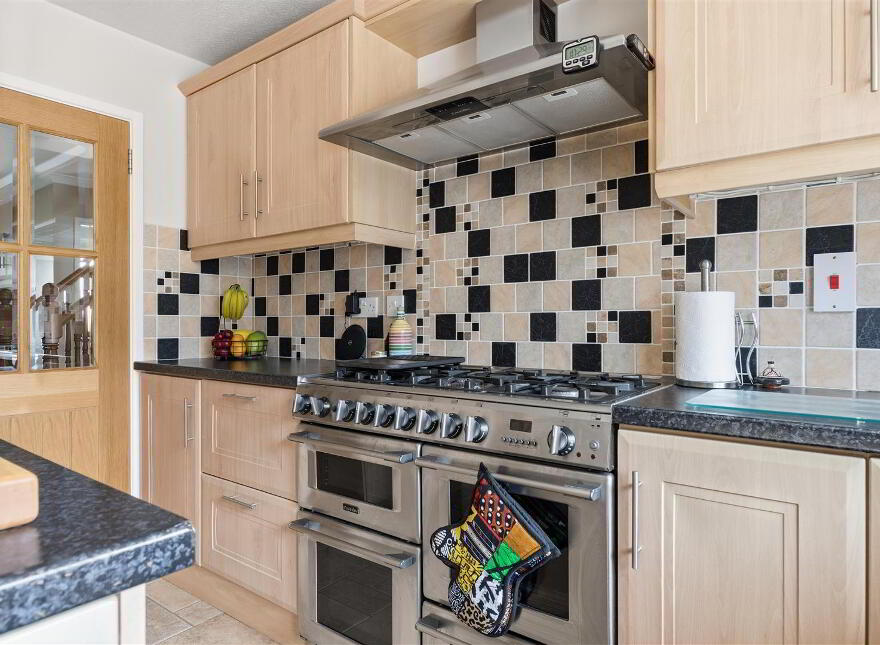 27 Clanwilliams Court, Ballynahinch, BT24 8XG
