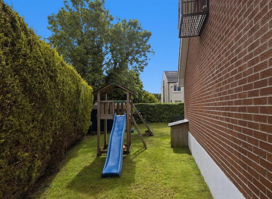 27 Clanwilliams Court, Ballynahinch, BT24 8XG