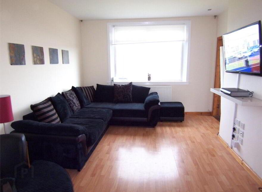 8 Parkhead Drive, Edinburgh, EH11 4SR