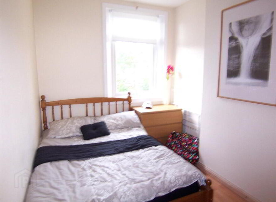 8 Parkhead Drive, Edinburgh, EH11 4SR