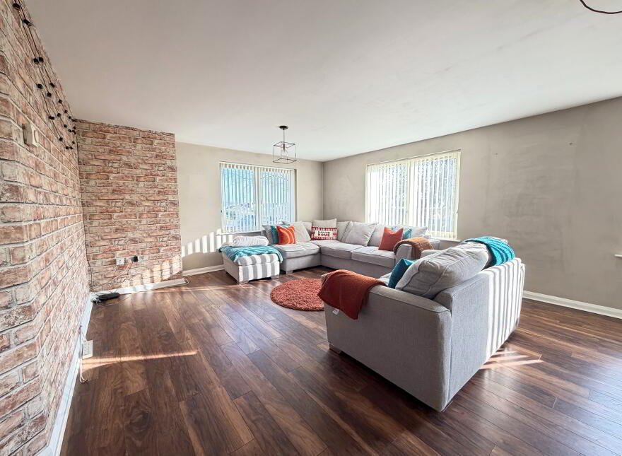 10 Woodland Grove, Ballymena, BT43 6WJ