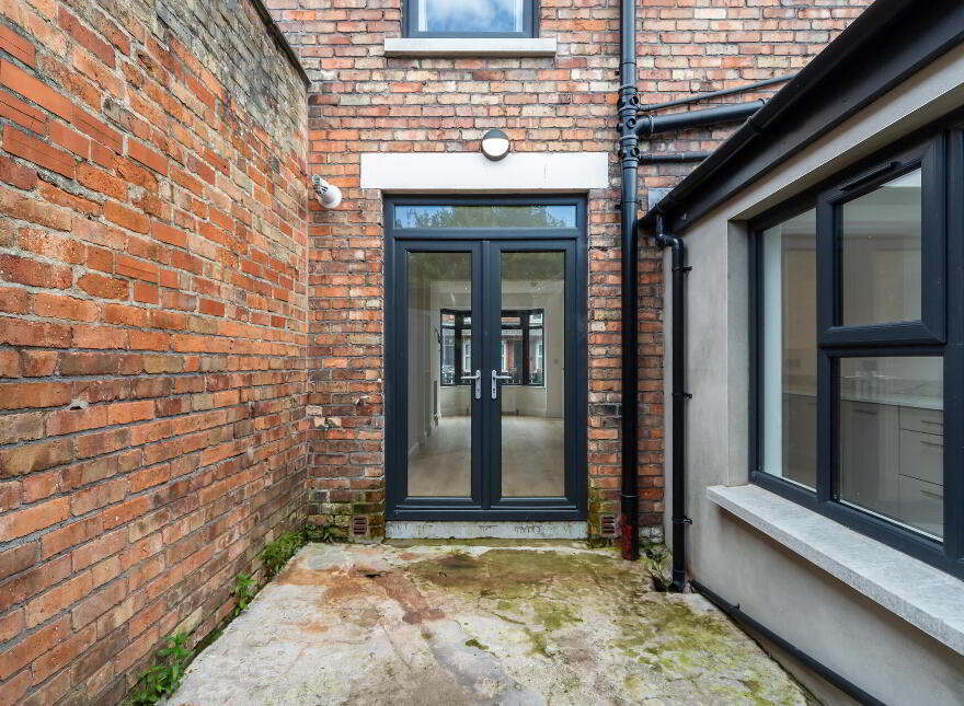 25 Ava Street, Ormeau Road, Belfast, BT7 3BS