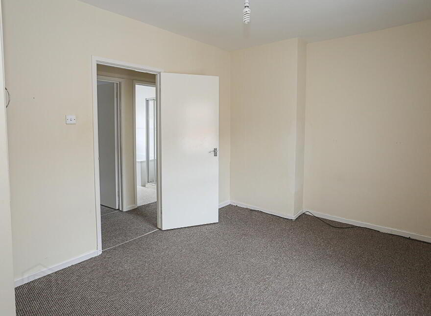 31 Enfield Parade, Belfast, BT13 3DX