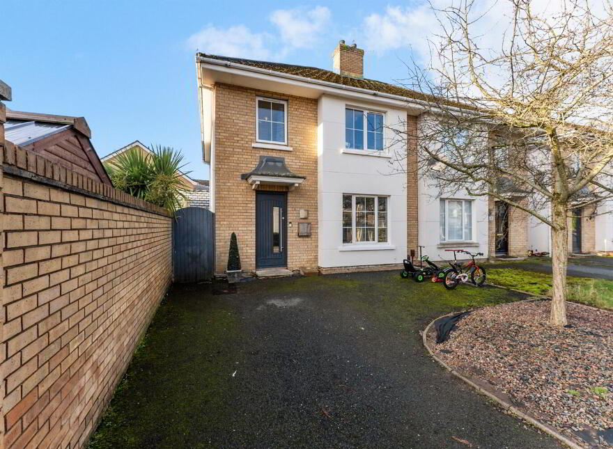 26 Mayfield Square, Belfast, BT10 0QR