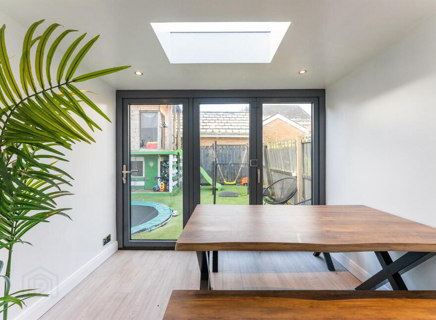 26 Mayfield Square, Belfast, BT10 0QR