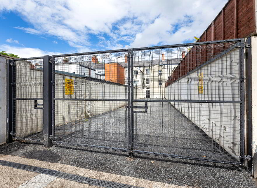 8 Elmwood Avenue, Belfast, BT9 6AY