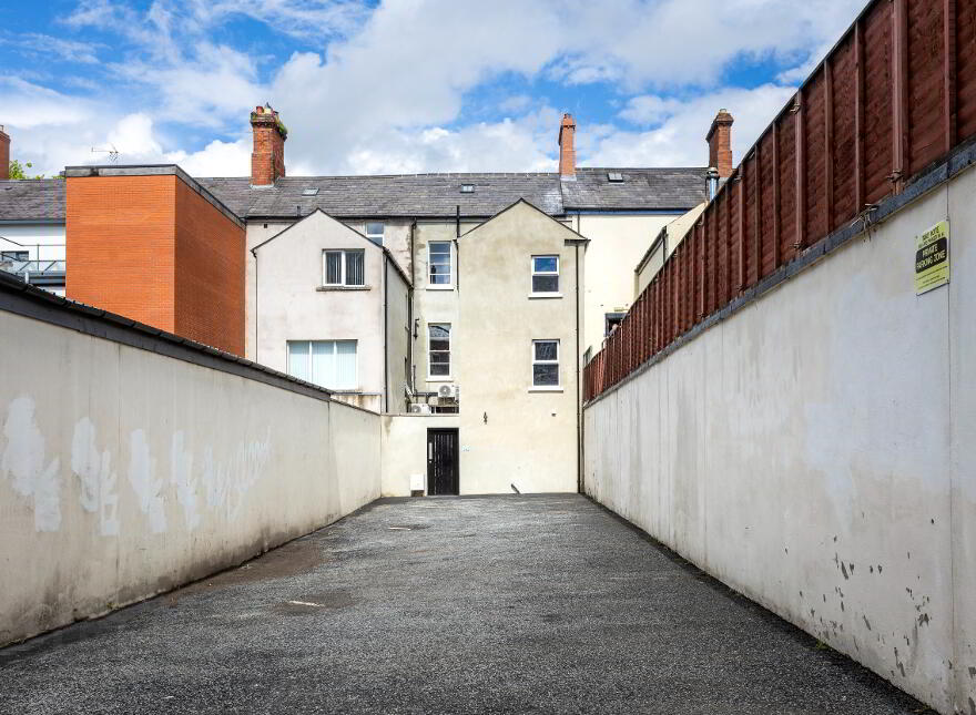 8 Elmwood Avenue, Belfast, BT9 6AY