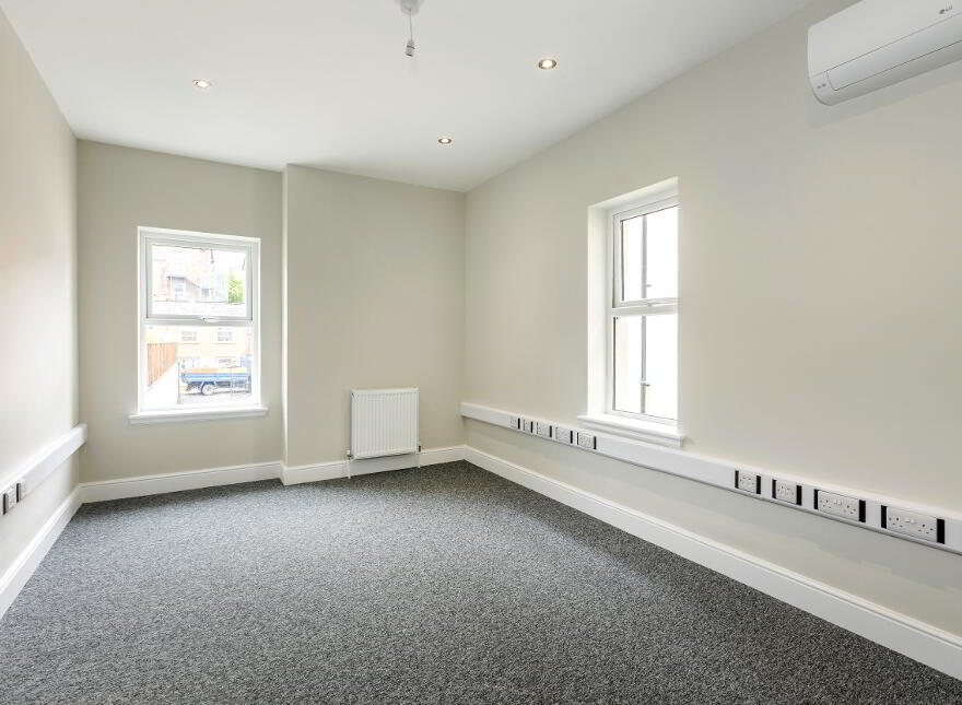 8 Elmwood Avenue, Belfast, BT9 6AY