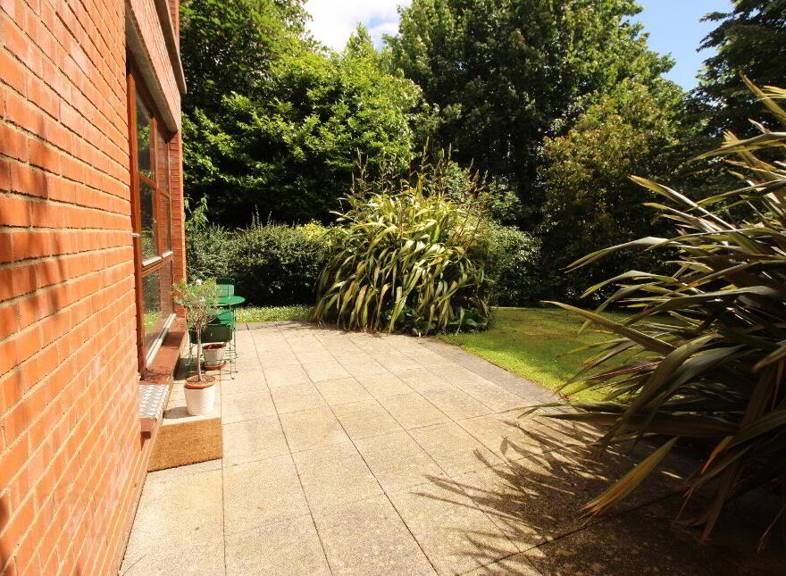 E5 The Elms, Malone Square Malone Road, Belfast, BT9 6SB