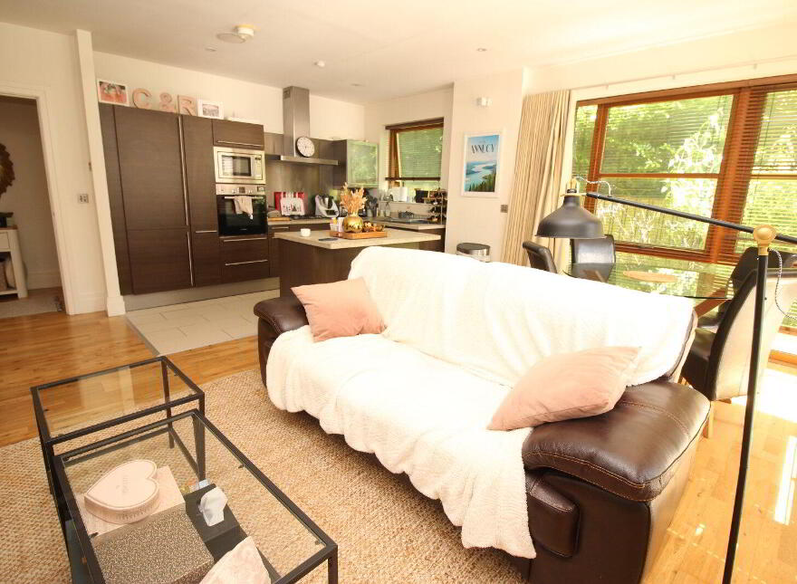 E5 The Elms, Malone Square Malone Road, Belfast, BT9 6SB