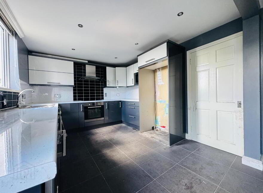 5 Tulleevin Walk, Rathfern, Newtownabbey, BT36 6BP