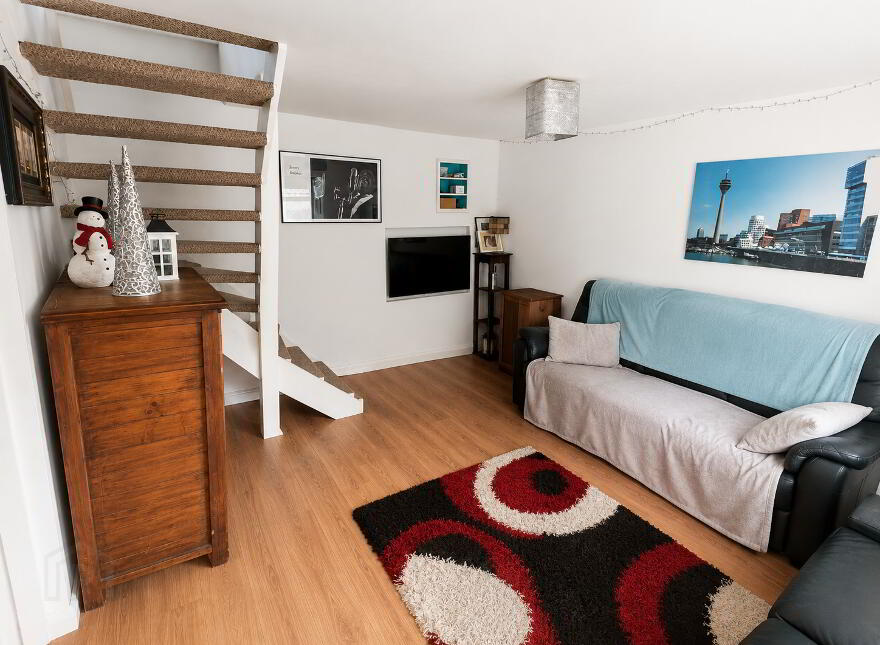 New Row, Killybegs, F94E431