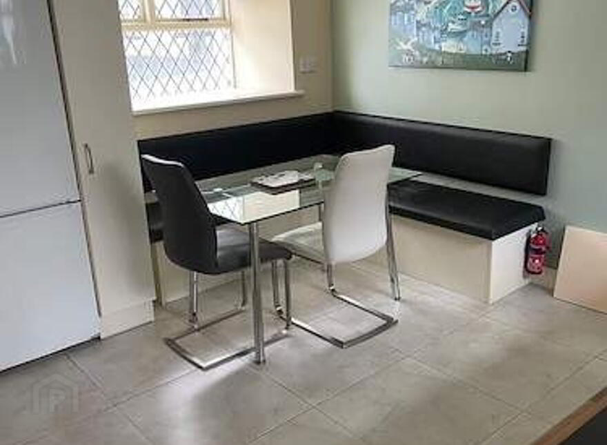 New Row, Killybegs, F94E431
