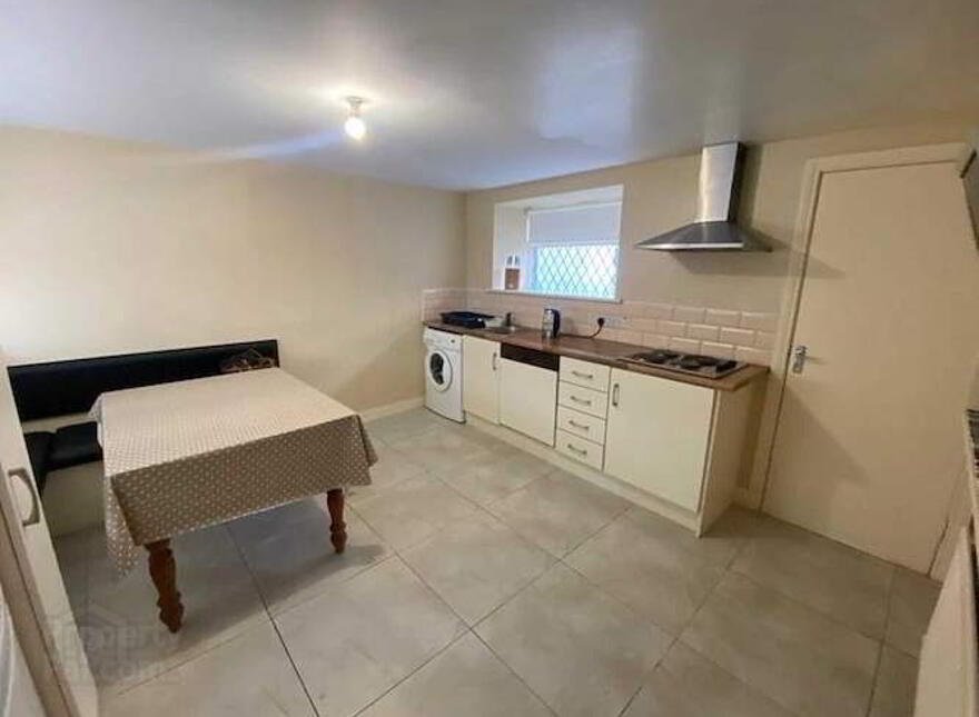 New Row, Killybegs, F94E431