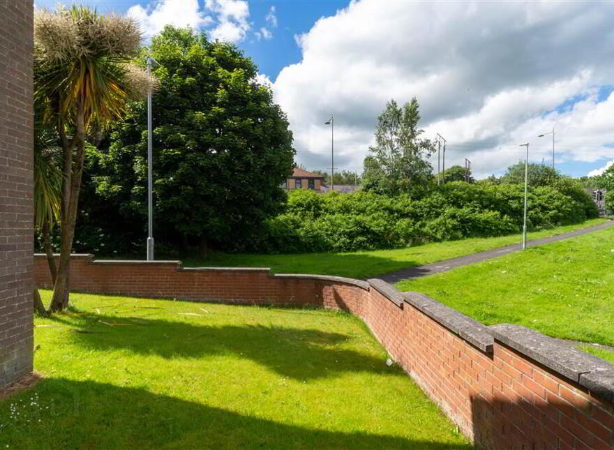 16 Glasvey Gardens, Dumurry, Belfast, BT17 0DX
