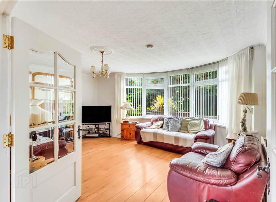 16 Glasvey Gardens, Dumurry, Belfast, BT17 0DX