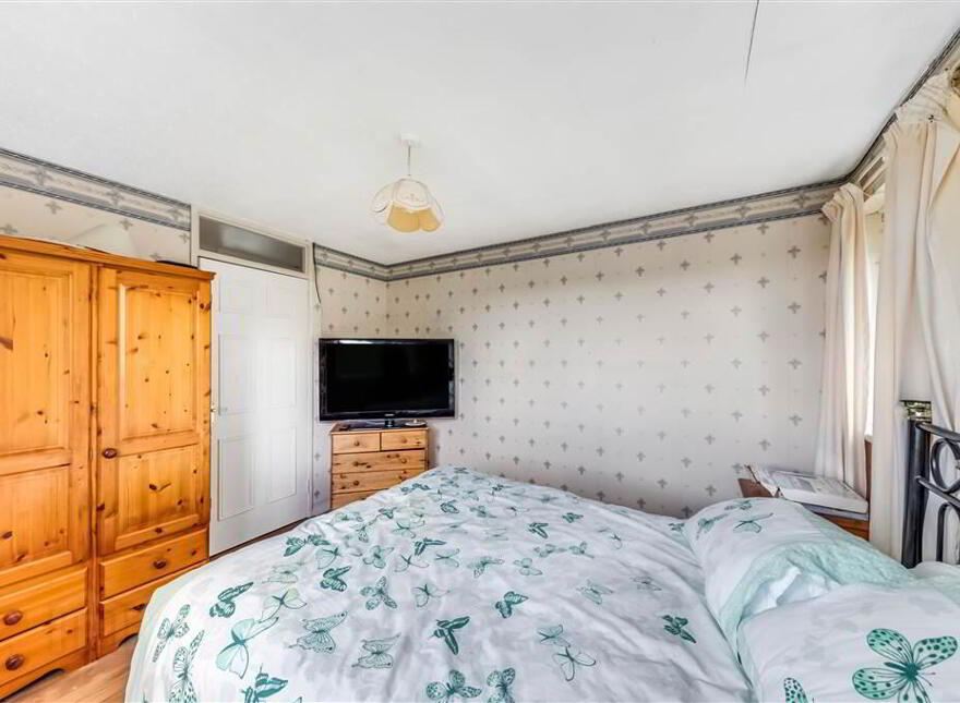 16 Glasvey Gardens, Dumurry, Belfast, BT17 0DX