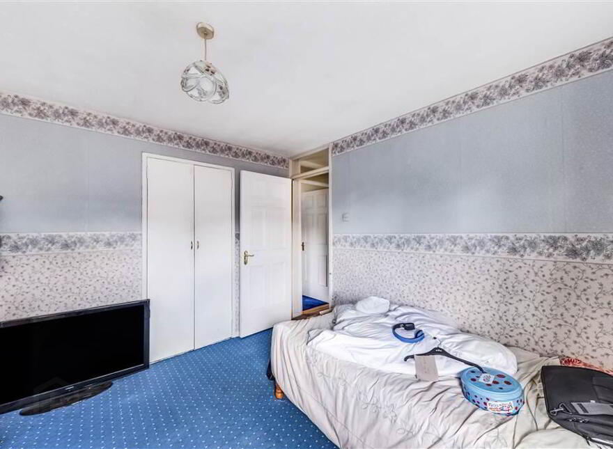 16 Glasvey Gardens, Dumurry, Belfast, BT17 0DX