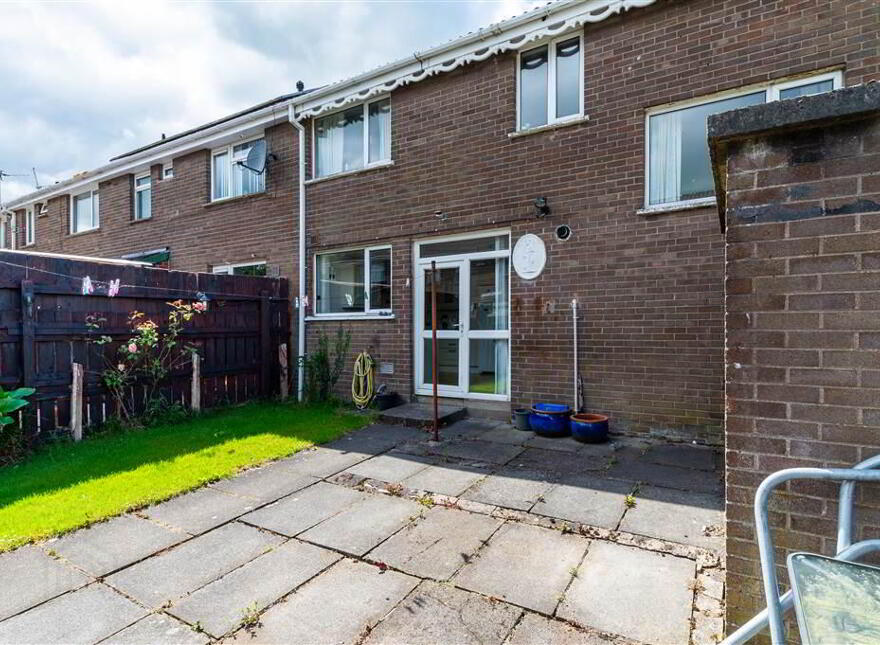 16 Glasvey Gardens, Dumurry, Belfast, BT17 0DX