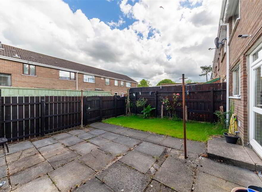 16 Glasvey Gardens, Dumurry, Belfast, BT17 0DX