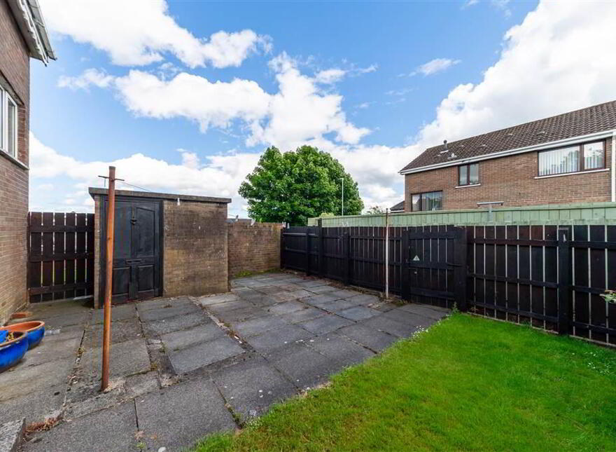 16 Glasvey Gardens, Dumurry, Belfast, BT17 0DX