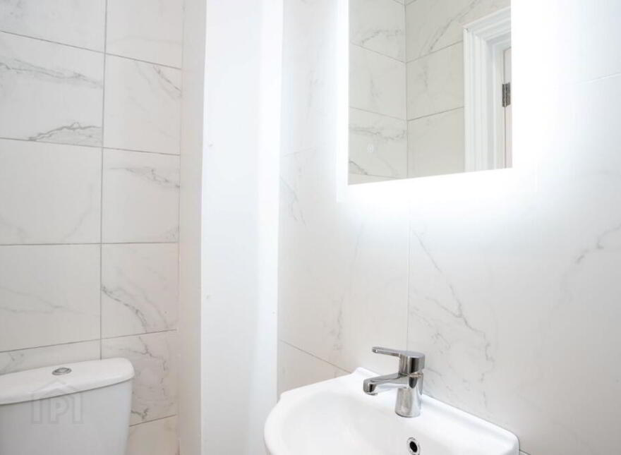 Apt 1, 17 Camden Street, Belfast, BT9 6AT